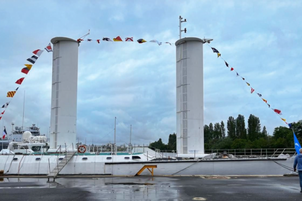 Caen, Normandie: Une Commémoration Emblématique par l'Équipe Cousteau